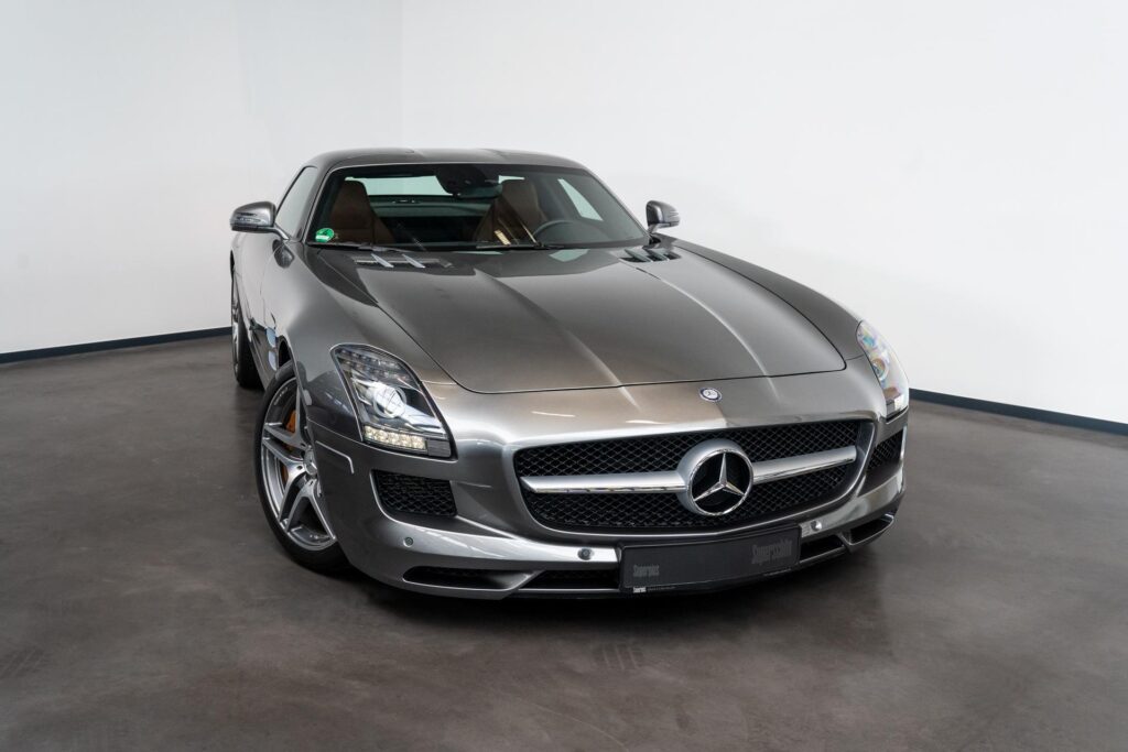 Mercedes-Benz SLS AMG Gullwing