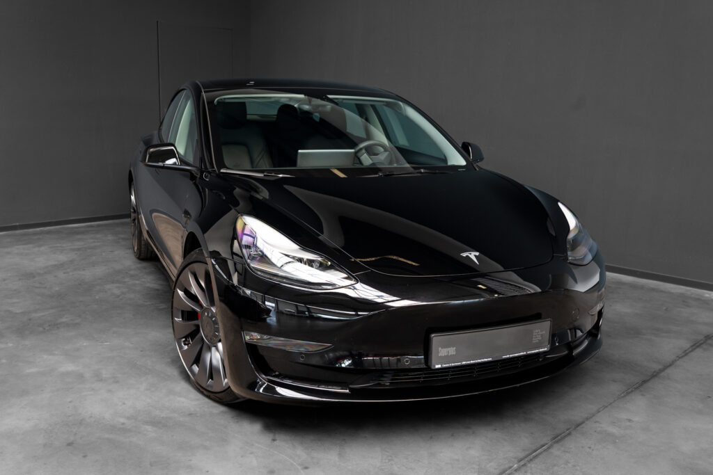 Tesla Model 3 Performance