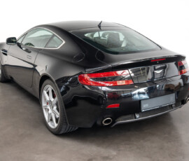 Aston Martin V8 Vantage Heckansicht