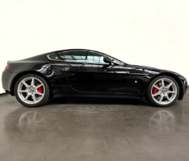 Aston Martin V8 Vantage Seitenansicht