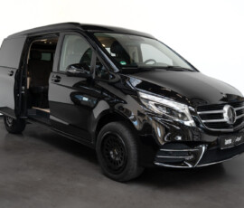 Mercedes-Benz V 250 Marco Polo AMG Küche 4Matic Front-Dreiviertelansicht von links mit geöffneter Schiebetür