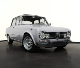 Alfa Romeo Giulia 1600 Faltdach in grau von Front-Dreiviertelansicht von links
