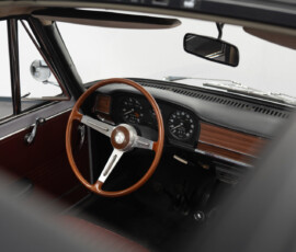 Alfa Romeo Giulia 1600 Faltdach Lenkrad Detail