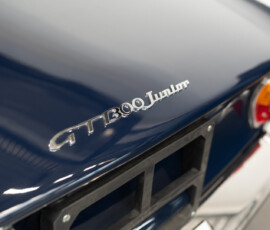 Alfa Romeo GT 1300 Junior Heck Logo Detail